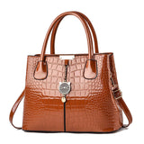 Native Large Designer Leather Tote Handbag for Women Casual Style with Zipper Closure Featuring Letter Decoration