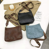 Women's Retro Crossbody Handbag High Quality Vintage Style with Zipper Closure